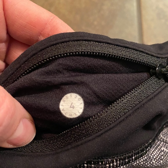 Lululemon Speed Short Size 4 - Picture 3 of 9